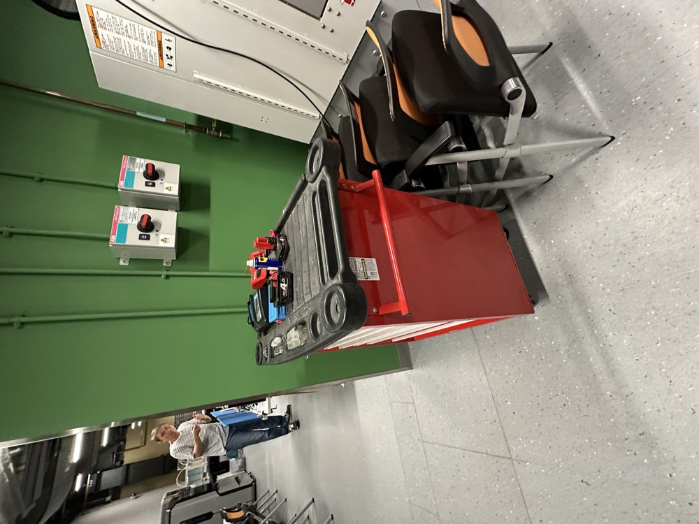 Rolling tool chest with power tools